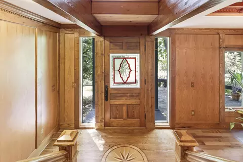 Entry Way - 198 Mill, Blanchard, MI 49310 photo 11 of 15