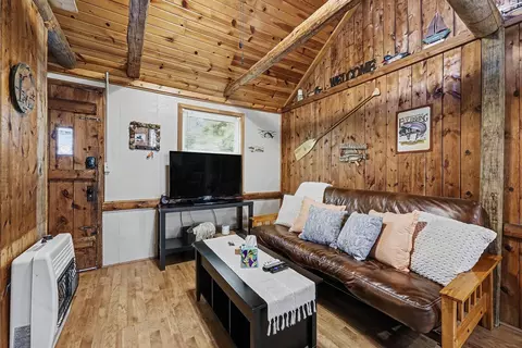 Living - 2644 Lansing St, Crystal, MI 48818 photo 2 of 5