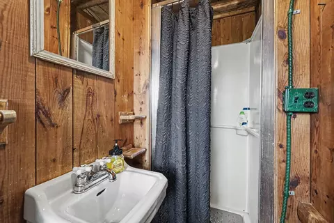 Bath - 2644 Lansing St, Crystal, MI 48818 photo 1 of 1