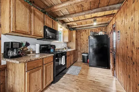 Kitchen - 2644 Lansing St, Crystal, MI 48818 photo 2 of 2