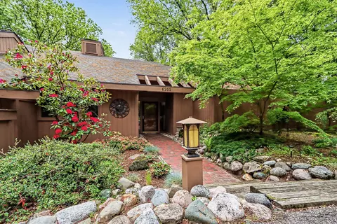6201 Horizon Heights Dr, Kalamazoo, MI 49009