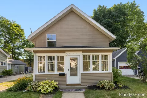 212 S Smith St, Greenville, MI 48838