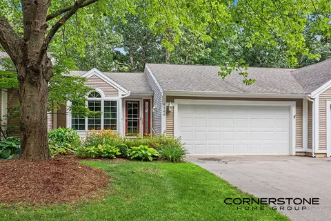 4344 Valley Rim Dr NE, Grand Rapids, MI 49525