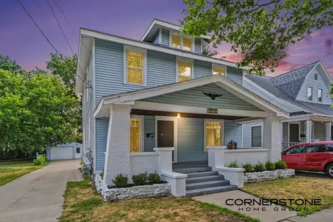 940 Chatham St NW, Grand Rapids, MI 49504