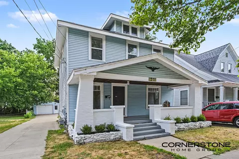 940 Chatham St NW, Grand Rapids, MI 49504