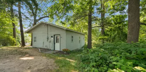 382 W Pine Dr, Greenville, MI 48838