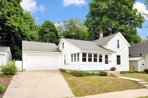 Exterior - 716 Pleasant St, Belding, MI 48809 photo 4 of 11