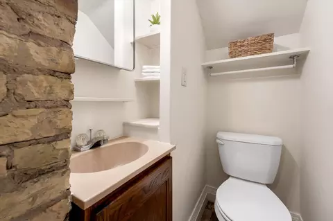 Bath - 716 Pleasant St, Belding, MI 48809 photo 3 of 4