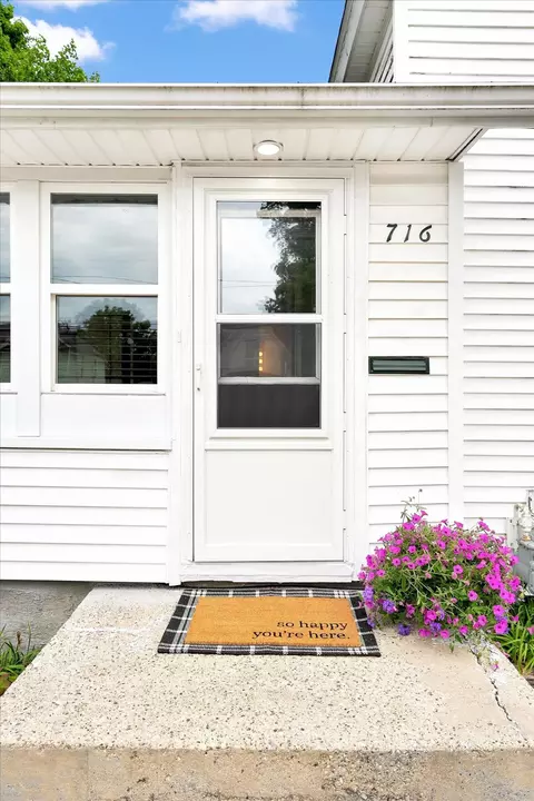 Exterior - 716 Pleasant St, Belding, MI 48809 photo 5 of 11