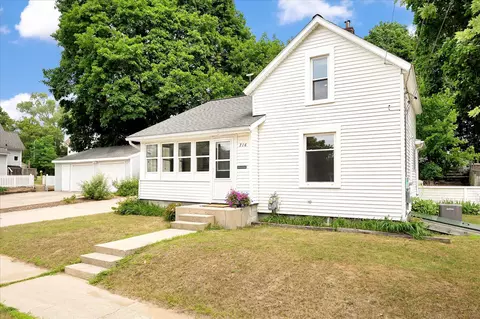 Exterior - 716 Pleasant St, Belding, MI 48809 photo 3 of 11