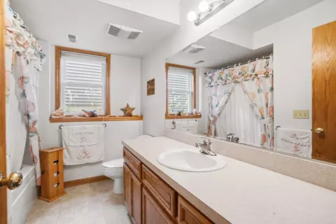 Bath - 966 E 88th St, Newaygo, MI 49337 photo 2 of 2