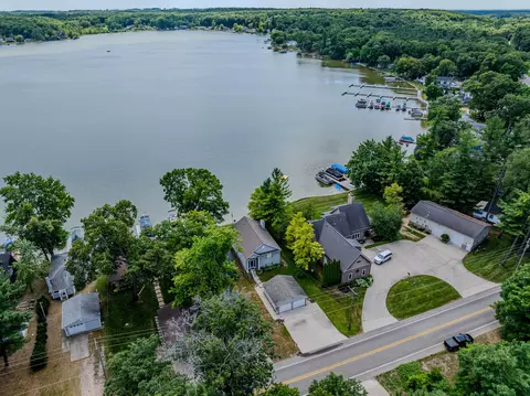View/Area - 966 E 88th St, Newaygo, MI 49337 photo 2 of 15
