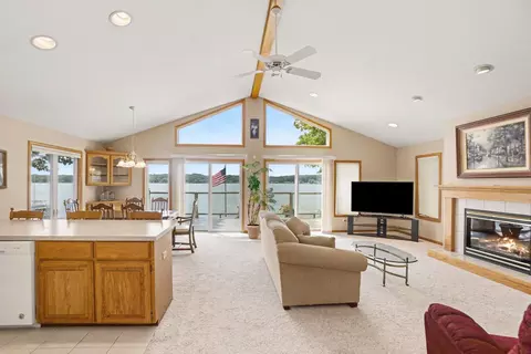 Living - 966 E 88th St, Newaygo, MI 49337 photo 4 of 6