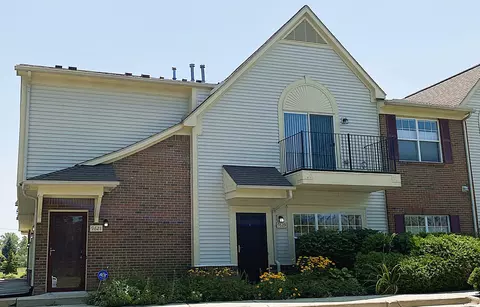 9621 Lakeside Dr, Ypsilanti, MI 48197