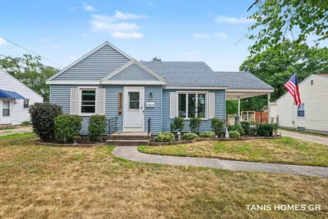 3512 Boone Ave SW, Wyoming, MI 49519