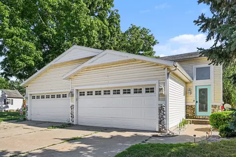 154 W 32nd St, Holland, MI 49423