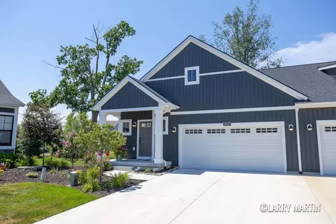 8787 Brayridge Dr, Jenison, MI 49428