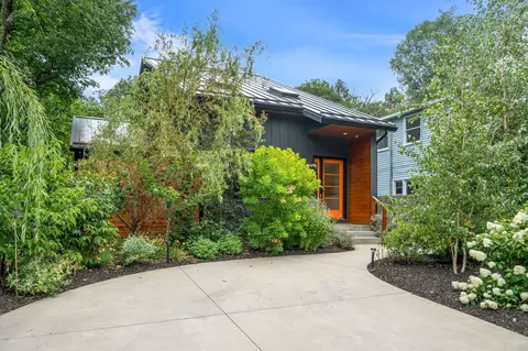 841 Holland St, Saugatuck, MI 49453