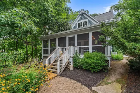 790 Simonson Dr, Saugatuck, MI 49453