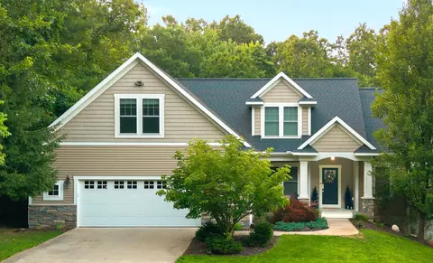 2153 Meek Dr NE, Belmont, MI 49306
