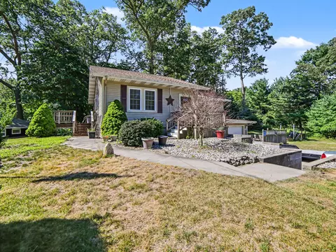 3551 Fenner Rd, Muskegon, MI 49445