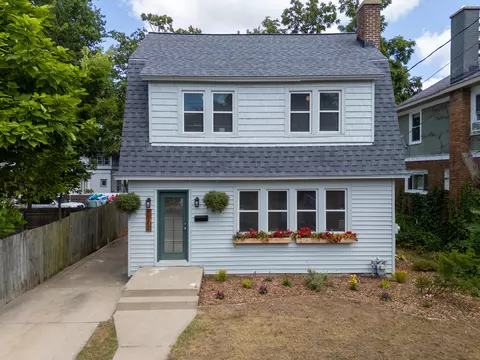 1517 Sherman St SE, Grand Rapids, MI 49506