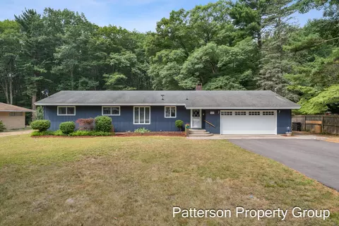 5087 Lake Harbor Rd, Norton Shores, MI 49441