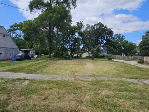 131 Michigan Ave, Hartford, MI 49057