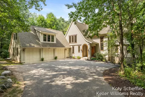 6065 W Back Forty Dr NE, Belmont, MI 49306