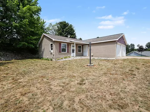 218 Devonwood Dr, Shelby, MI 49455