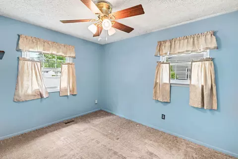 Bedroom - 234 Trinity Cir, Lansing, MI 48911 photo 2 of 4