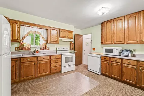 Kitchen - 234 Trinity Cir, Lansing, MI 48911 photo 1 of 3