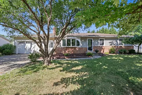 8546 Dolphin St, Portage, MI 49024