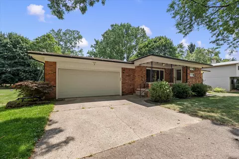 349 Nesbit Ln, Rochester Hills, MI 48309