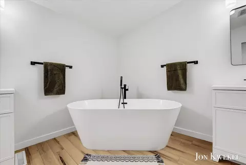 Bath - 8636 Maple Rd, Lyons, MI 48851 photo 4 of 6