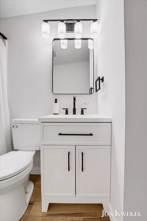 Bath - 8636 Maple Rd, Lyons, MI 48851 photo 5 of 6