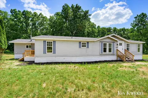 Exterior - 8636 Maple Rd, Lyons, MI 48851 photo 2 of 5