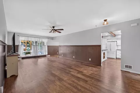 Living - 3129 Happy Valley Rd, Jackson, MI 49203 photo 7 of 10