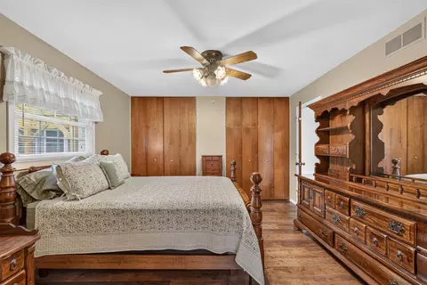 Bedroom - 3129 Happy Valley Rd, Jackson, MI 49203 photo 2 of 8