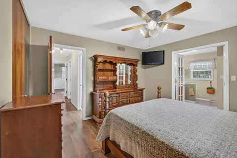Bedroom - 3129 Happy Valley Rd, Jackson, MI 49203 photo 3 of 8