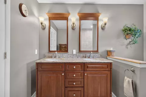 Bath - 3129 Happy Valley Rd, Jackson, MI 49203 photo 3 of 7