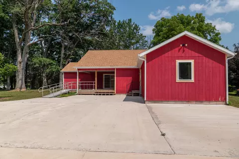 Exterior - 3820 N Beech Ave, White Cloud, MI 49349 photo 3 of 8
