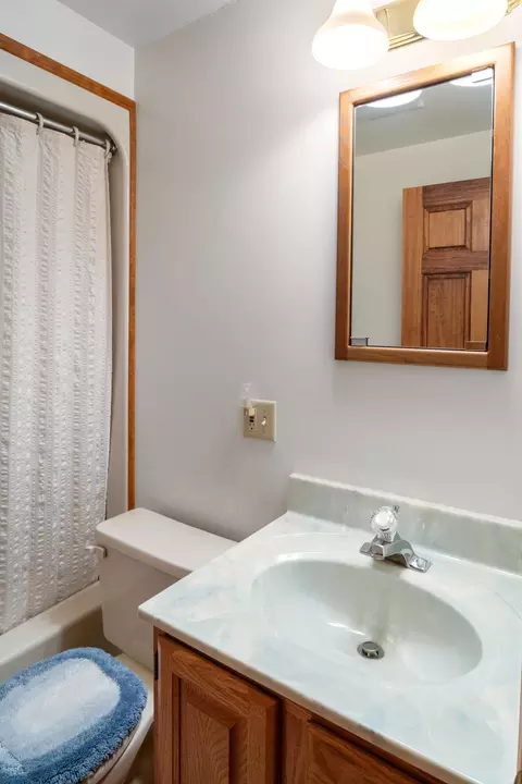 Bath - 3283 S Spruce Ave, White Cloud, MI 49349 photo 1 of 1