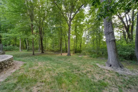 Exterior - 2500 Reynolds Rd, Jackson, MI 49201 photo 16 of 18