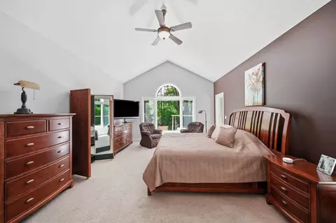 Bedroom - 2500 Reynolds Rd, Jackson, MI 49201 photo 2 of 9