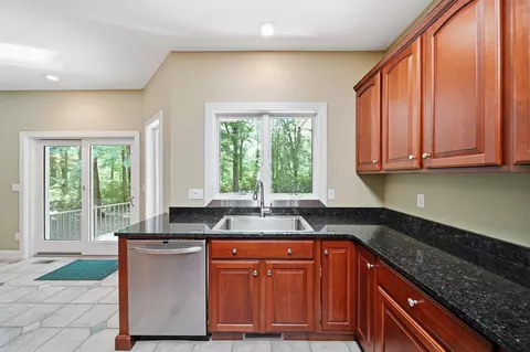 Kitchen - 2500 Reynolds Rd, Jackson, MI 49201 photo 7 of 8