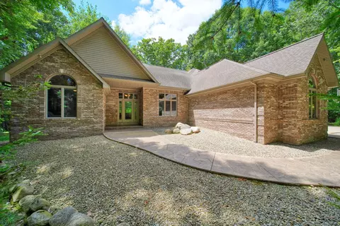 Exterior - 2500 Reynolds Rd, Jackson, MI 49201 photo 1 of 18