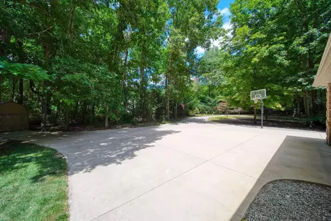 Exterior - 2500 Reynolds Rd, Jackson, MI 49201 photo 7 of 18