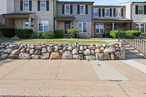3422 Burbank Dr, Ann Arbor, MI 48105
