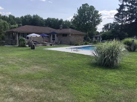 416 Wright St, Jackson, MI 49203 photo 2